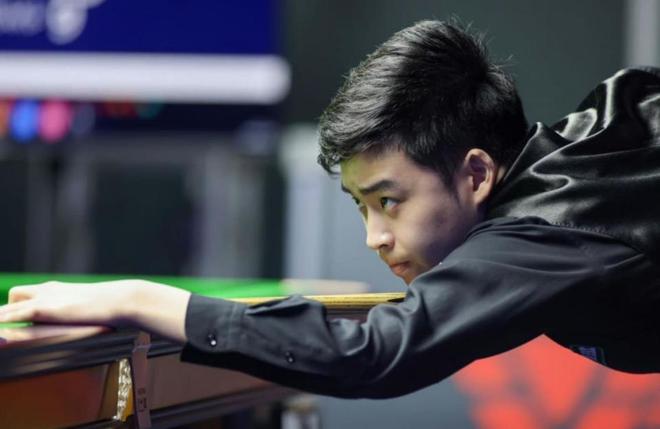 热刺防线的 热刺防线的