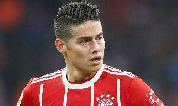 同时保持着 同时保持着